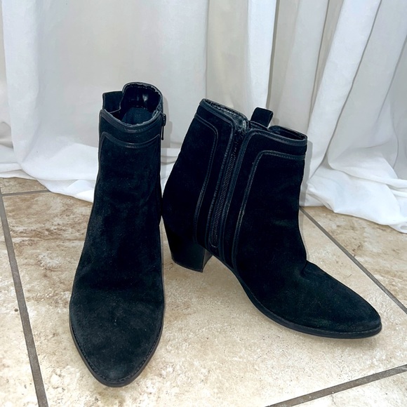 Coconuts by Matisse Black Suede and leather booties - Picture 1 of 5